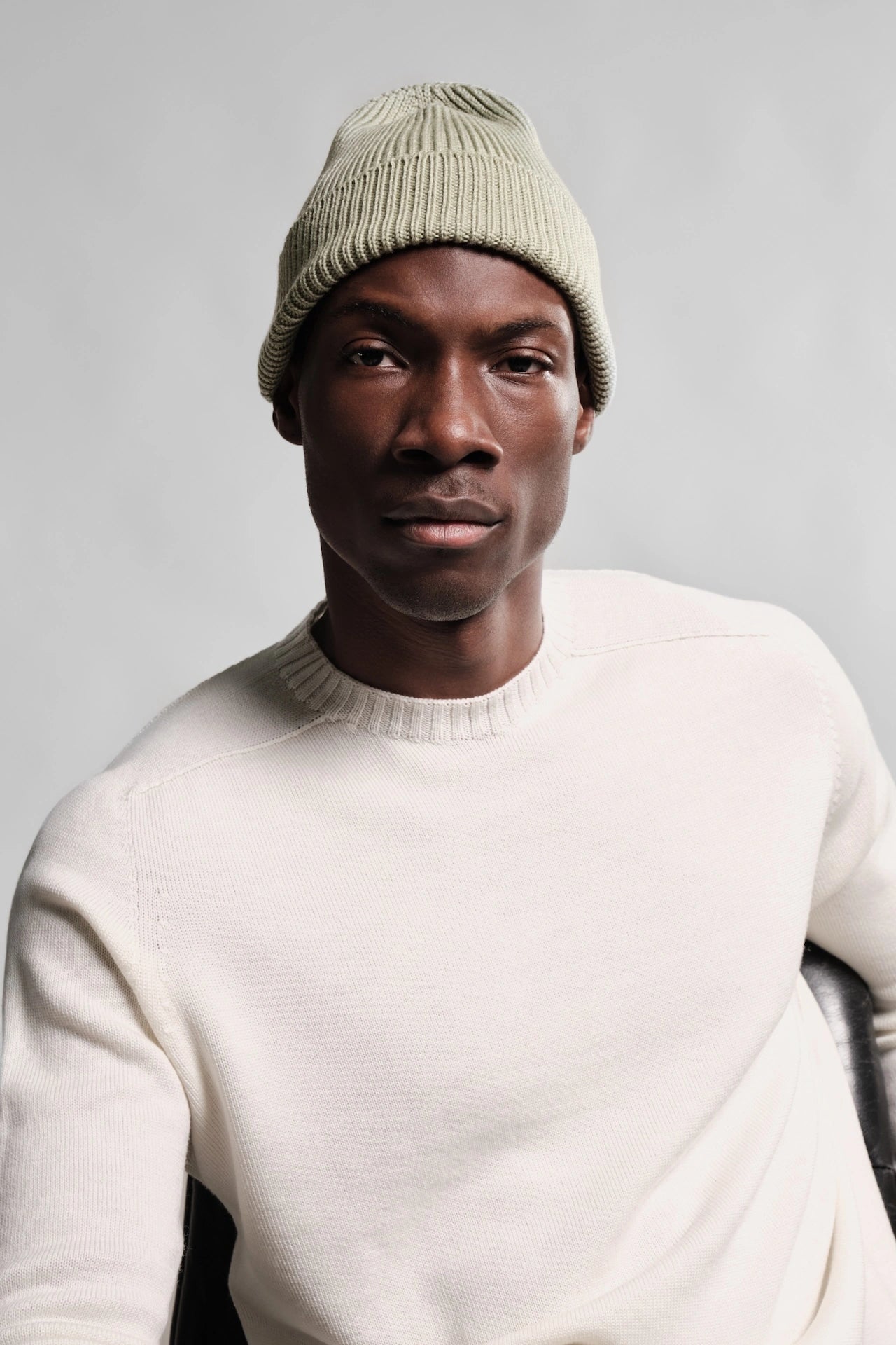 ARA BONNET VERT OLIVE 1 Nitto Knitwear - Bonnet Ara - Vert Olive – Taille unique
