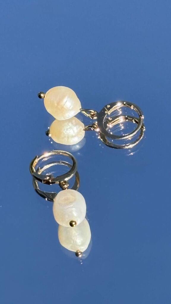 Maison Mallow - Boucles d'Oreilles Astrée - plaqué or et perles d'eau douce