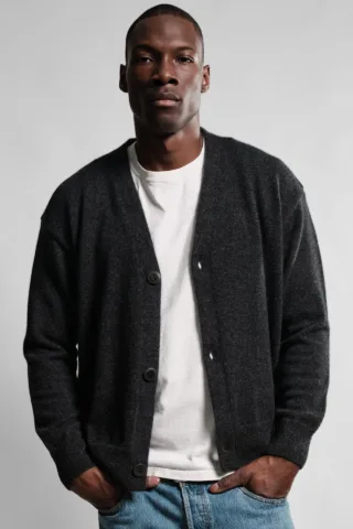 Cardigan Armen – Charcoal par la marque Nitto Knitwear Nitto Knitwear - Cardigan Armen – Charcoal