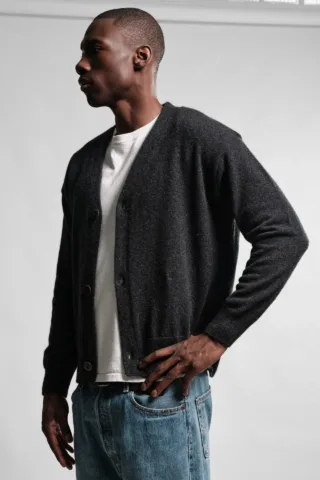 Cardigan Armen – Charcoal par la marque Nitto Knitwear Nitto Knitwear - Cardigan Armen – Charcoal