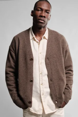 Cardigan Armen – Mocha par la marque Nitto Knitwear Nitto Knitwear - Cardigan Armen – Mocha