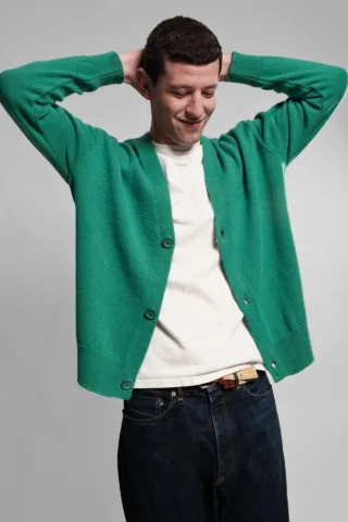 Cardigan Armen – Vert Chive par la marque Nitto Knitwear Nitto Knitwear - Cardigan Armen – Vert Chive