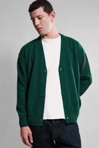Cardigan Armen – Vert Sacramento par la marque Nitto Knitwear Nitto Knitwear - Cardigan Armen – Vert Sacramento