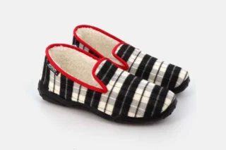 DAMIER noir charentaise homme par la marque Airplum Airplum - DAMIER noir charentaise homme
