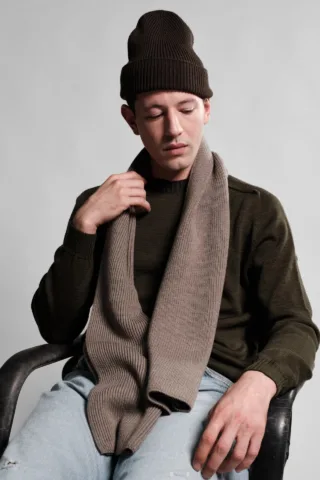 Echarpe Loris – Taupe par la marque Nitto Knitwear Nitto Knitwear - Echarpe Loris – Taupe