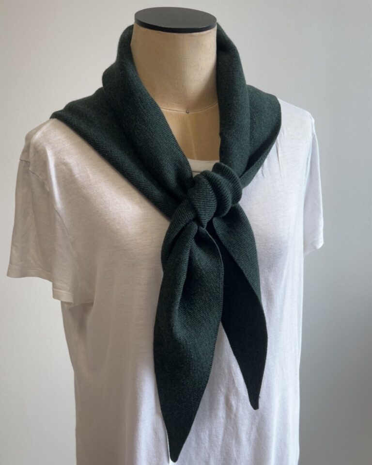 Tricots Jean Marc - Écharpe Triangle Enza - Vert Forêt – Taille Unique
