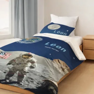 Housse de couette personnalisé sur le thème de l’espace par la marque L’Atelier BABY’SPHERE L’Atelier BABY’SPHERE - Housse de couette personnalisé sur le thème de l’espace