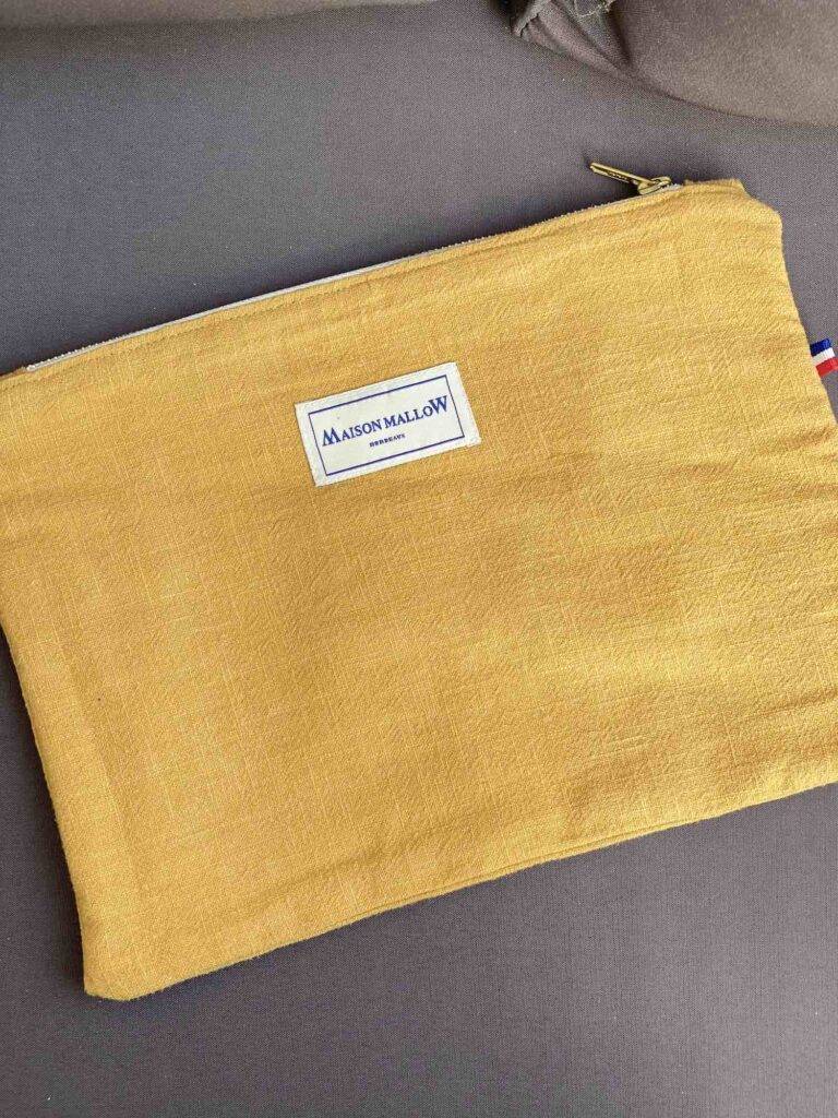 IMG 0434 768x1024 1 Maison Mallow - Pochette en Lin Jaune Moutarde