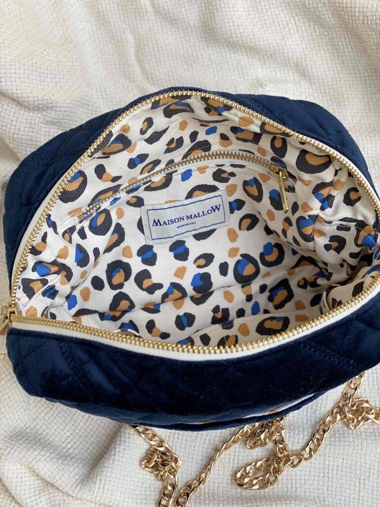 Maison Mallow - Sac à bandoulière bleu à chaîne dorée Constance