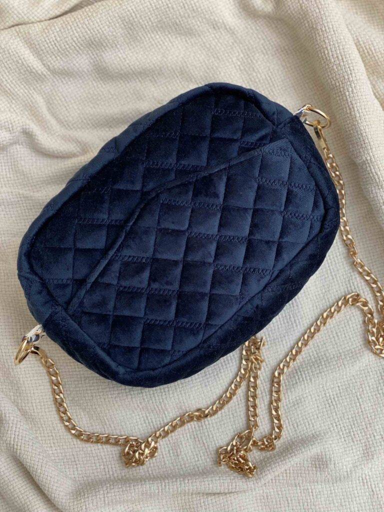 Maison Mallow - Sac à bandoulière bleu à chaîne dorée Constance