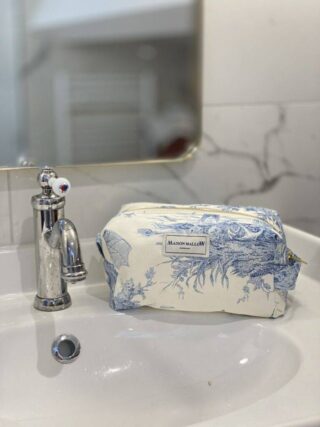 MAISON MALLOW - Trousse de Toilette Toile de Jouy Bleue