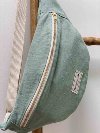 Sac Banane Lin Vert d’Eau par la marque MAISON MALLOW MAISON MALLOW - Sac Banane Lin Vert d’Eau