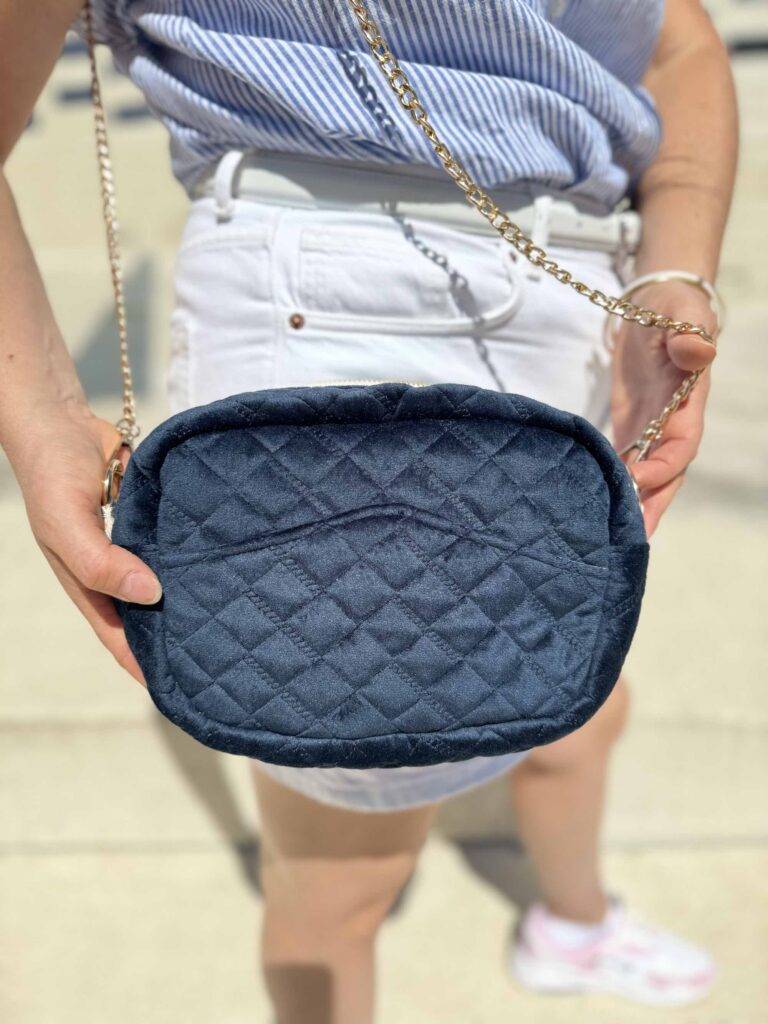 Maison Mallow - Sac à bandoulière bleu à chaîne dorée Constance
