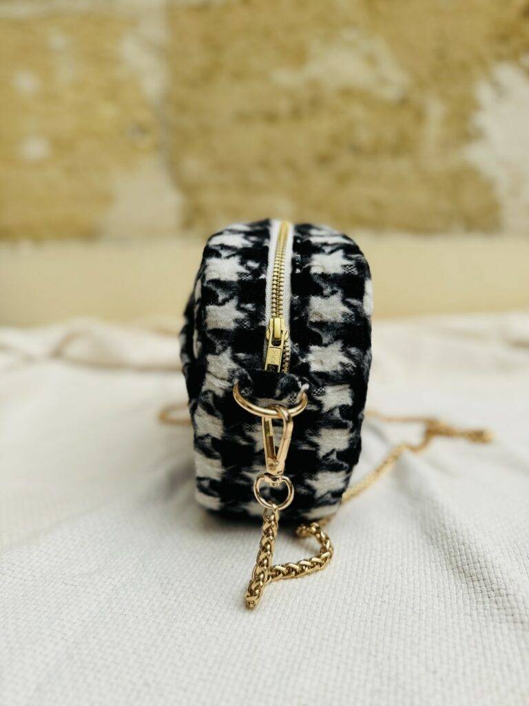 Maison Mallow - Sac à bandoulière Noir et Blanc Pied de Poule Constance – Chaîne en métal doré