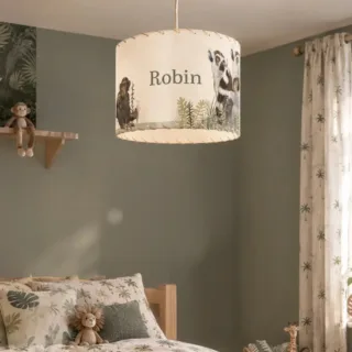Luminaire personnalisable chambre bébé thème jungle par la marque L’Atelier BABY’SPHERE L’Atelier BABY’SPHERE - Luminaire personnalisable chambre bébé thème jungle