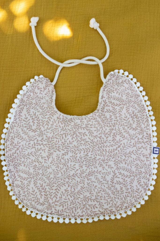 Maison Mallow - Bavoirs à motifs Maison Mallow – Fleurs Bleues