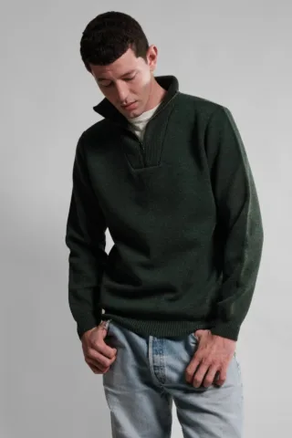 Pull Camionneur Youri – Vert Forêt par la marque Nitto Knitwear Nitto Knitwear - Pull Camionneur Youri – Vert Forêt