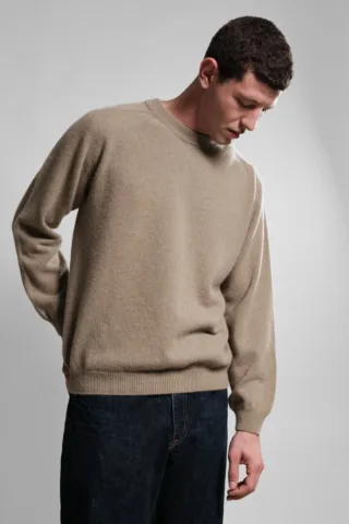Pull Col Rond Armen – Khaki par la marque Nitto Knitwear Nitto Knitwear - Pull Col Rond Armen – Khaki