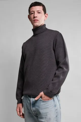 Pull Col Roulé Youri – Anthracite par la marque Nitto Knitwear Nitto Knitwear - Pull Col Roulé Youri – Anthracite