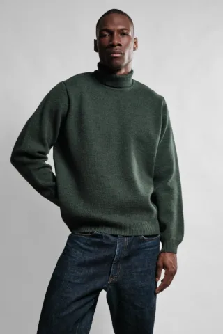 Pull Col Roulé Youri – Vert forêt par la marque Nitto Knitwear Nitto Knitwear - Pull Col Roulé Youri – Vert forêt