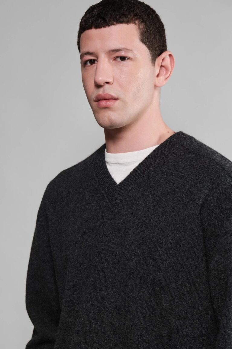 Nitto Knitwear - Pull Col V Armen - Charcoal – XXL