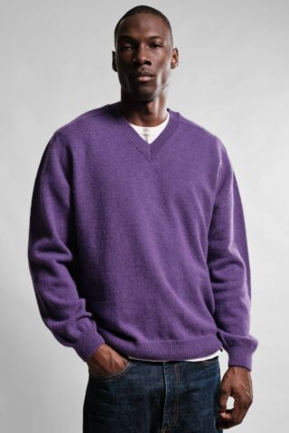 Pull Col V Armen – Prune par la marque Nitto Knitwear Nitto Knitwear - Pull Col V Armen – Prune