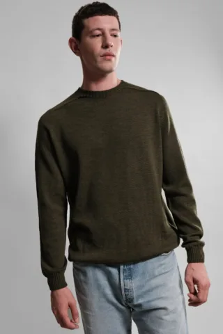 Pull Col Rond Aris – Kaki par la marque Nitto Knitwear Nitto Knitwear - Pull Col Rond Aris – Kaki