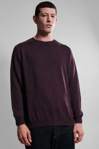 Pull Col Rond Aris – Prune par la marque Nitto Knitwear Nitto Knitwear - Pull Col Rond Aris – Prune