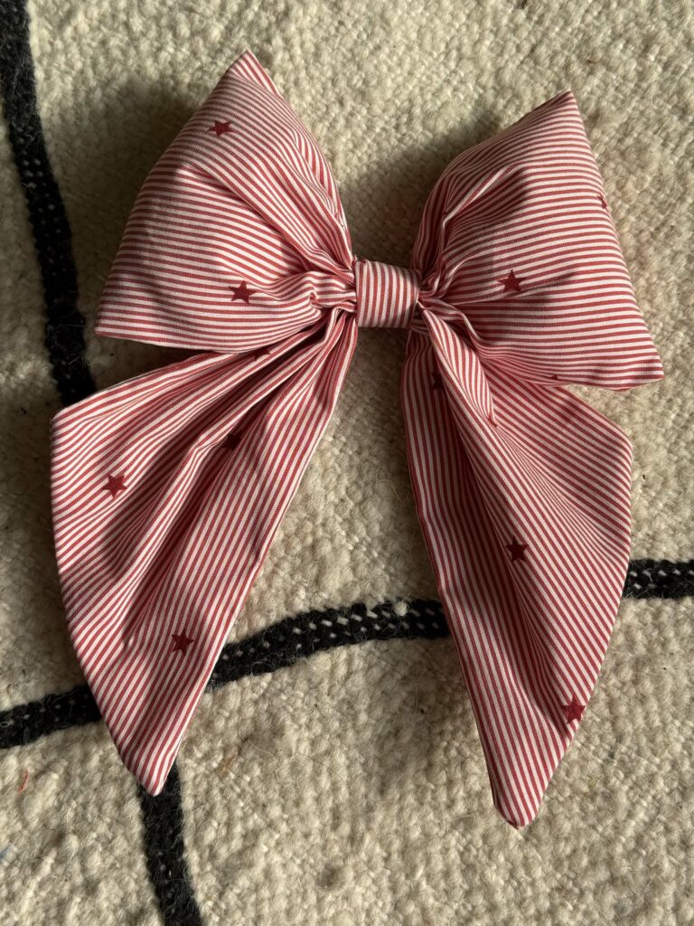 Maison Mallow - Petit Nœud de Noël Made in France – Fleurs roses fluo
