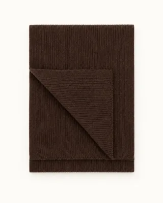 Écharpe Tsoliné – Marron Ebony par la marque Tricots Jean Marc Tricots Jean Marc - Écharpe Tsoliné – Marron Ebony