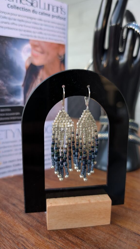 Valdyria - Mini Boucles d’Oreilles Artemesia Lunaris