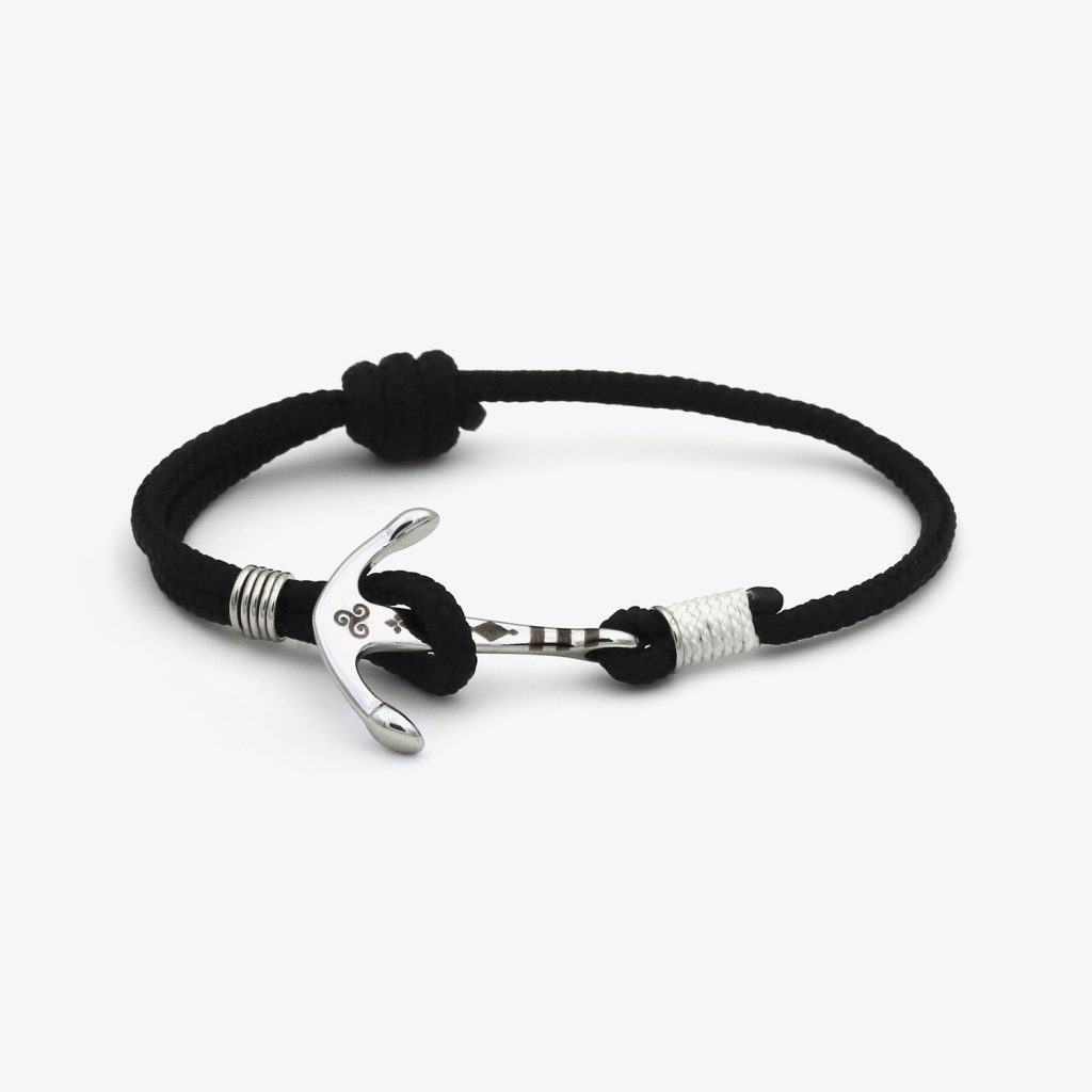 bracelet ancre femme triskell breton acier noir blanc poignet monzemare 1024x1024 1 Monzémaré - Le Breton