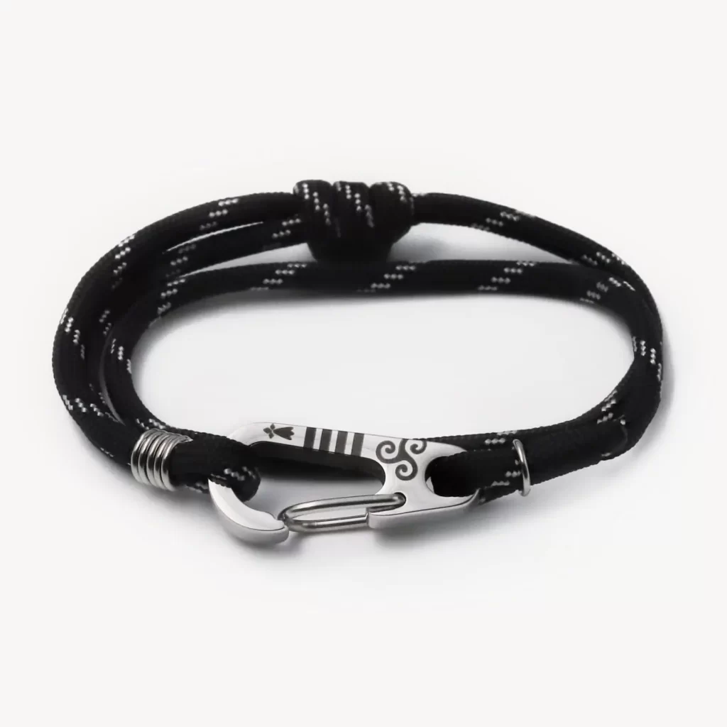 bracelet monts darree homme corde mousqueton gravure celtique monzemare 1024x1024 1 Monzémaré - Monts d'Arrée