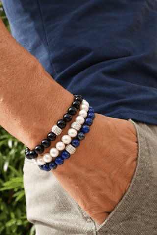 Coffret Trio de Bracelets Onyx, Lapis Lazuli & Perles d’eau douce – Or Blanc par la marque NEIJE NEIJE - Coffret Trio de Bracelets Onyx, Lapis Lazuli & Perles d’eau douce – Or Blanc