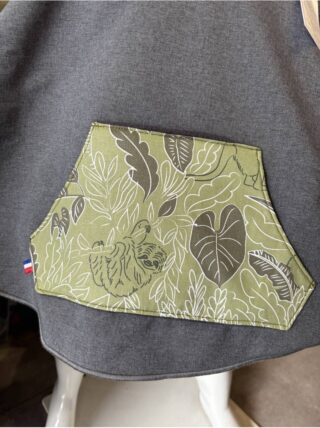 CHO poche Gris – Poncho par la marque Les Mômes des Dômes Les Mômes des Dômes - CHO poche Gris – Poncho