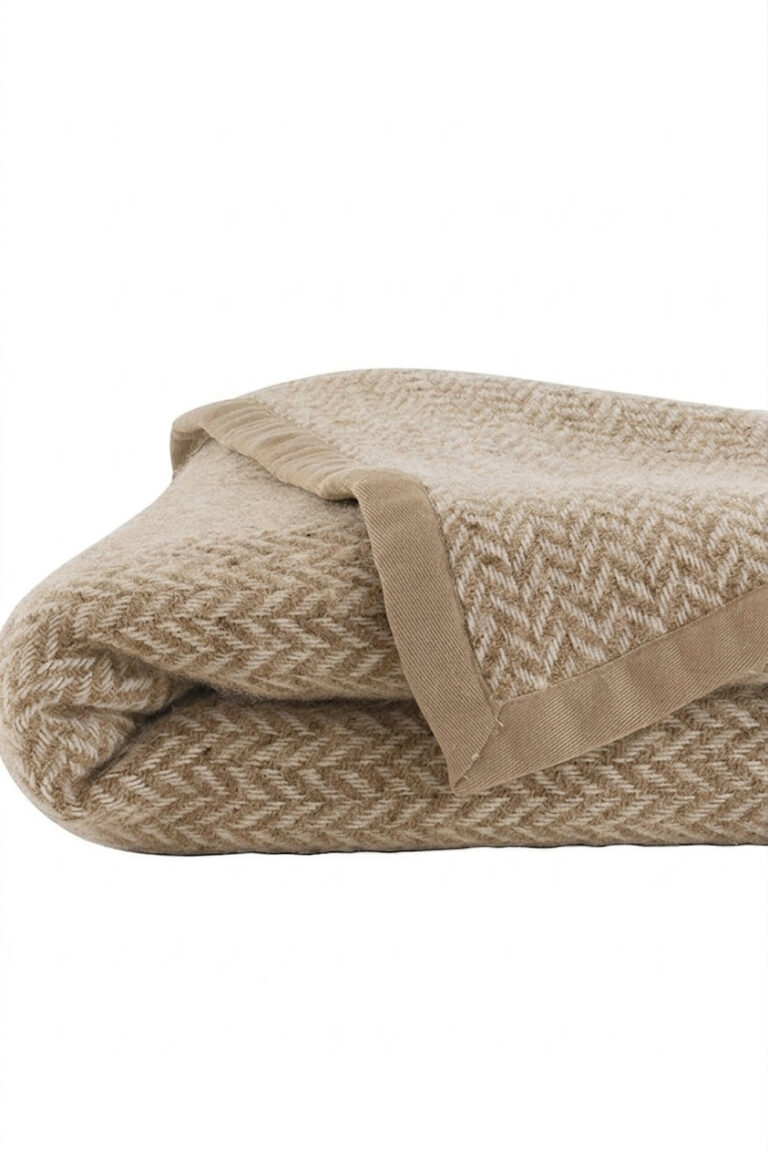 couverture agneau beige Maison-solfin - Couverture en laine d'agneau - BEIGE MUSCADE – 180/240