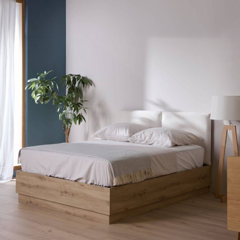 ESSENTIELS PAR CAMIF - Lit coffre décor bois avec tête de lit tissu Géorgia