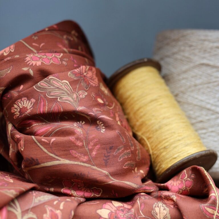 Quintessence - Jupe Tao — Satin de coton écorce moka – XXXL