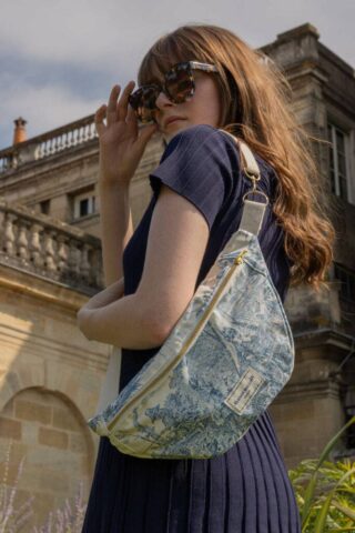 MAISON MALLOW - Sac Banane Toile de Jouy Bleue