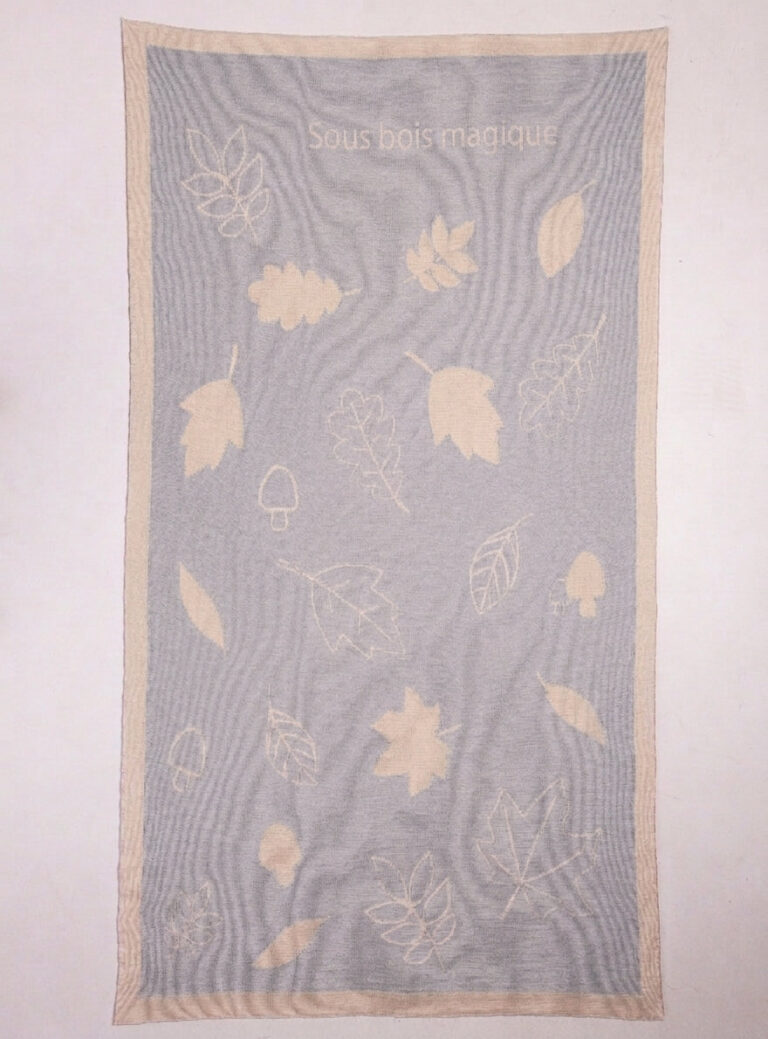 Maison Solfin - Plaid bébé personnalisable motif sous-bois laine mérinos gris métal – 125/70