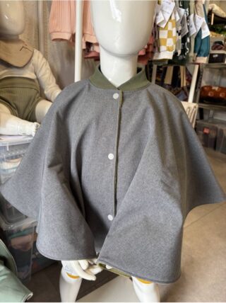 Les Mômes des Dômes - Poncho avec ouverture spécial voiture approuvé par Sécurange – Gris