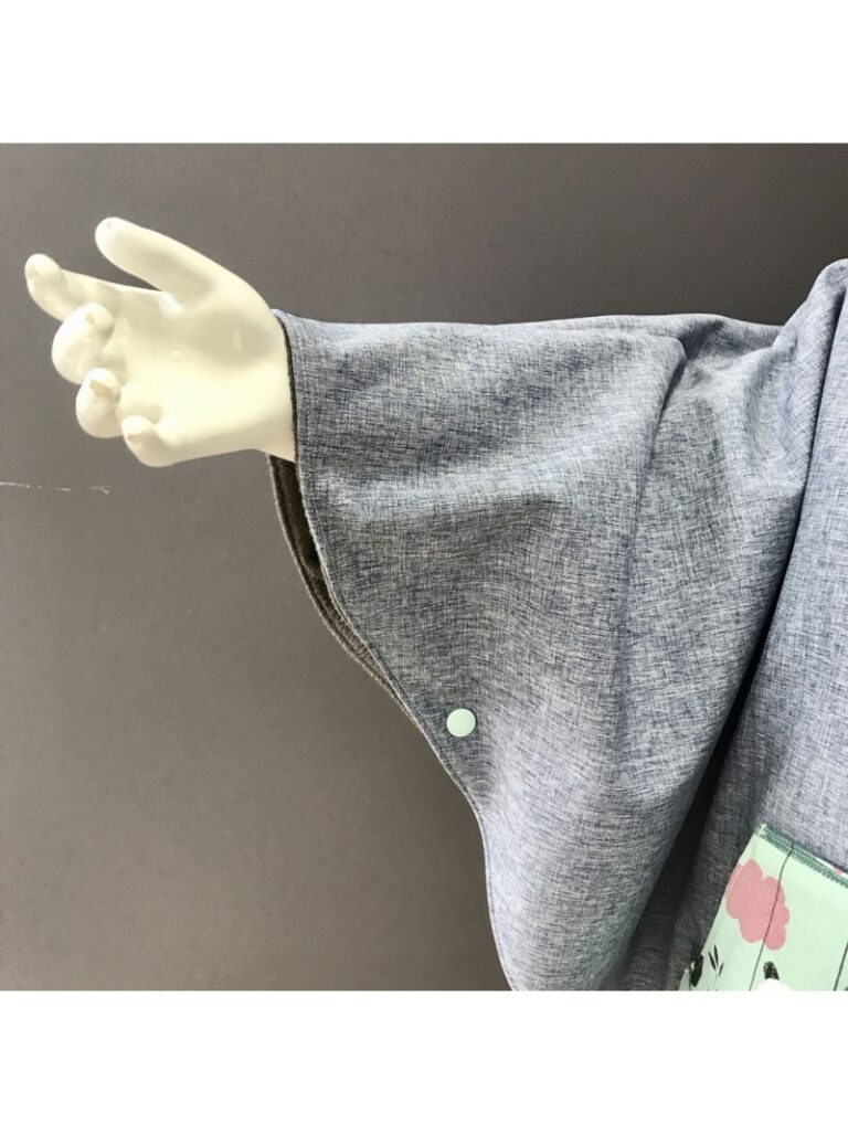Les Mômes des Dômes - Poncho avec ouverture spécial voiture approuvé par Sécurange - Gris