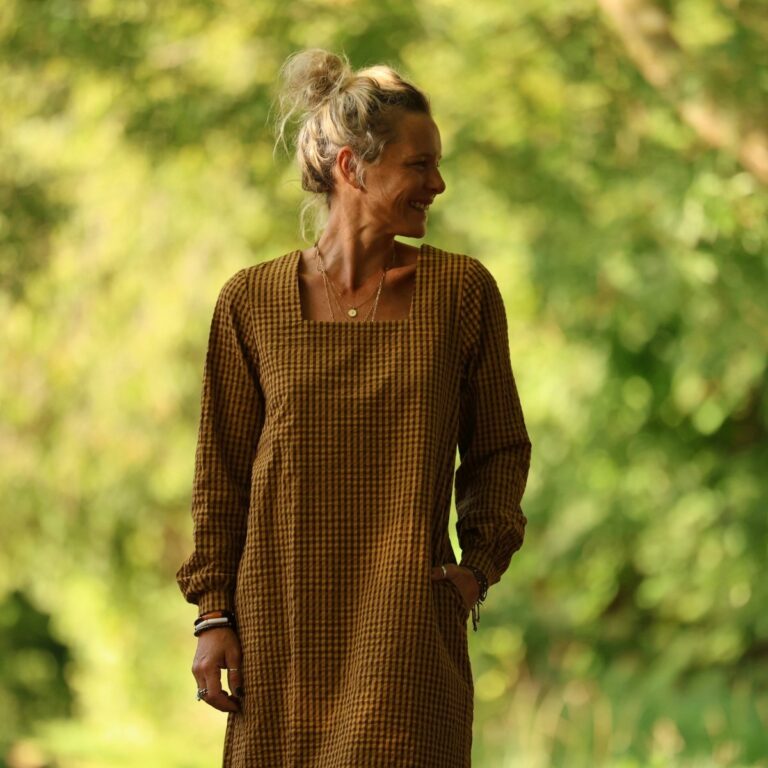 Quintessence - Robe Adélaïde — Seersucker vichy miel & chocolat – XXL