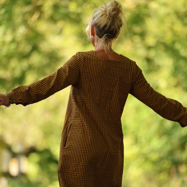 Quintessence - Robe Adélaïde — Seersucker vichy miel & chocolat – XXL