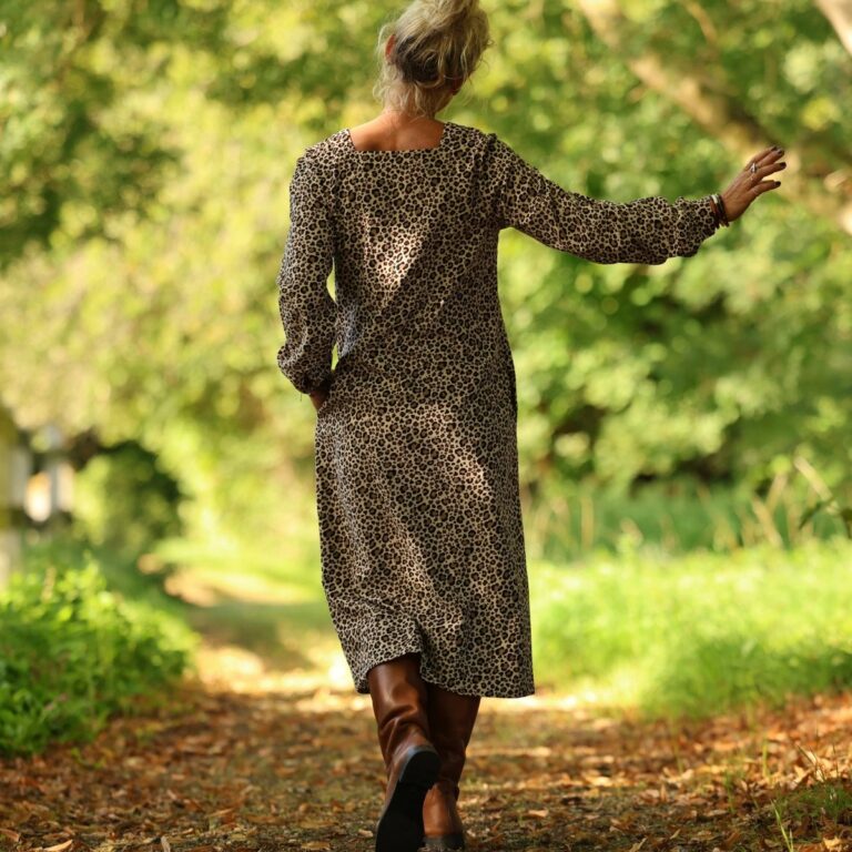 Quintessence - Robe Adélaïde — Velours milleraies léopard sable – XXL