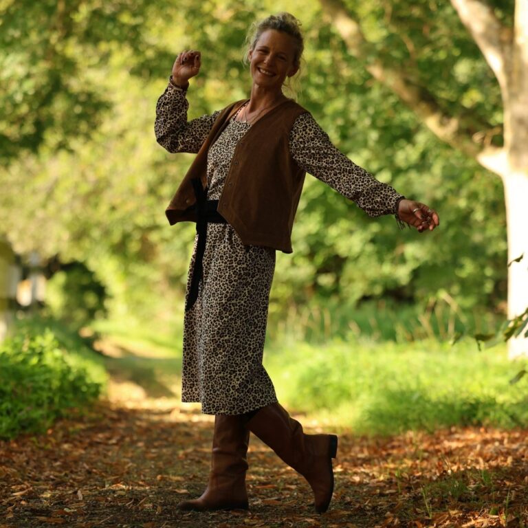 Quintessence - Robe Adélaïde — Velours milleraies léopard sable – XXL