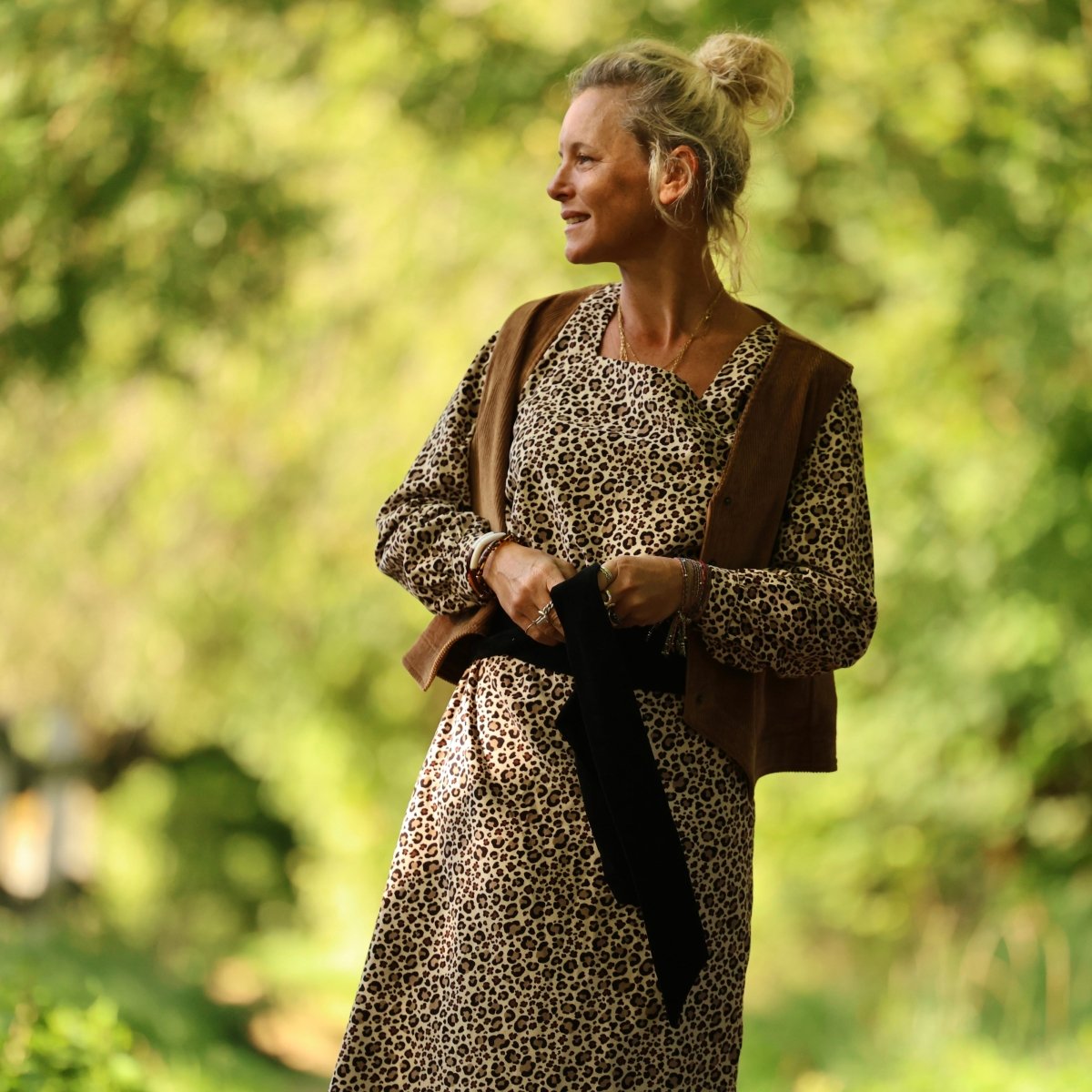 robe adelaide velours milleraies leopard sable 6529215 Quintessence - Robe Adélaïde — Velours milleraies léopard sable – XXL