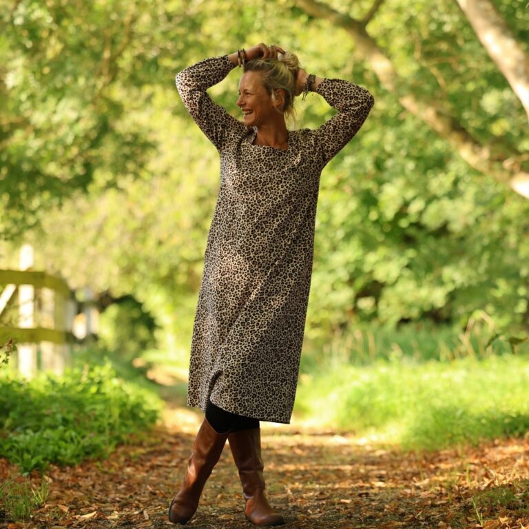 Quintessence - Robe Adélaïde — Velours milleraies léopard sable – XXL