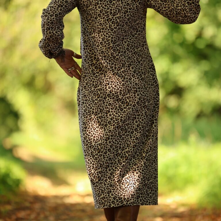 Quintessence - Robe Adélaïde — Velours milleraies léopard sable – XXL