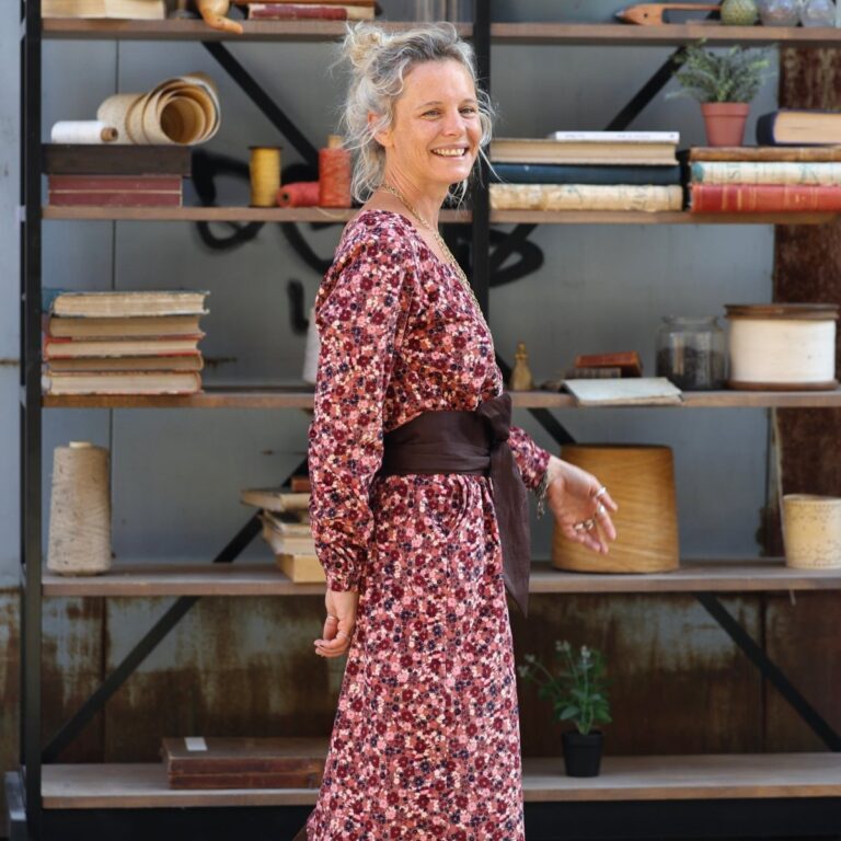 Quintessence - Robe Adélaïde — Velours milleraies terre de rose – XXL